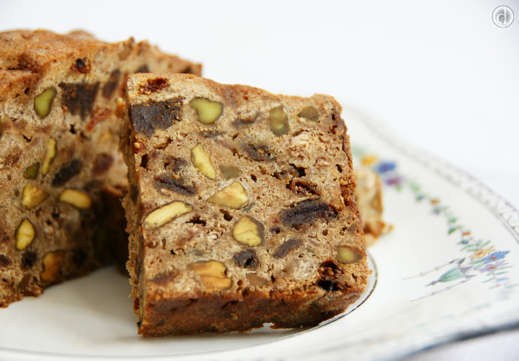 Filled with figs, dates, goji berries & pistachios