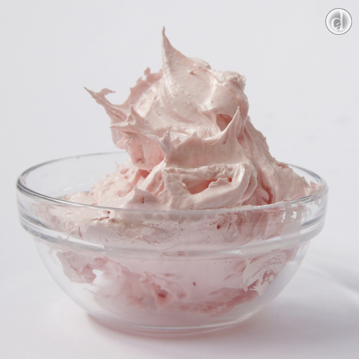 Strawberry flavoured Italian meringue