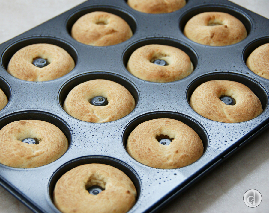 Baked donuts cooked100011